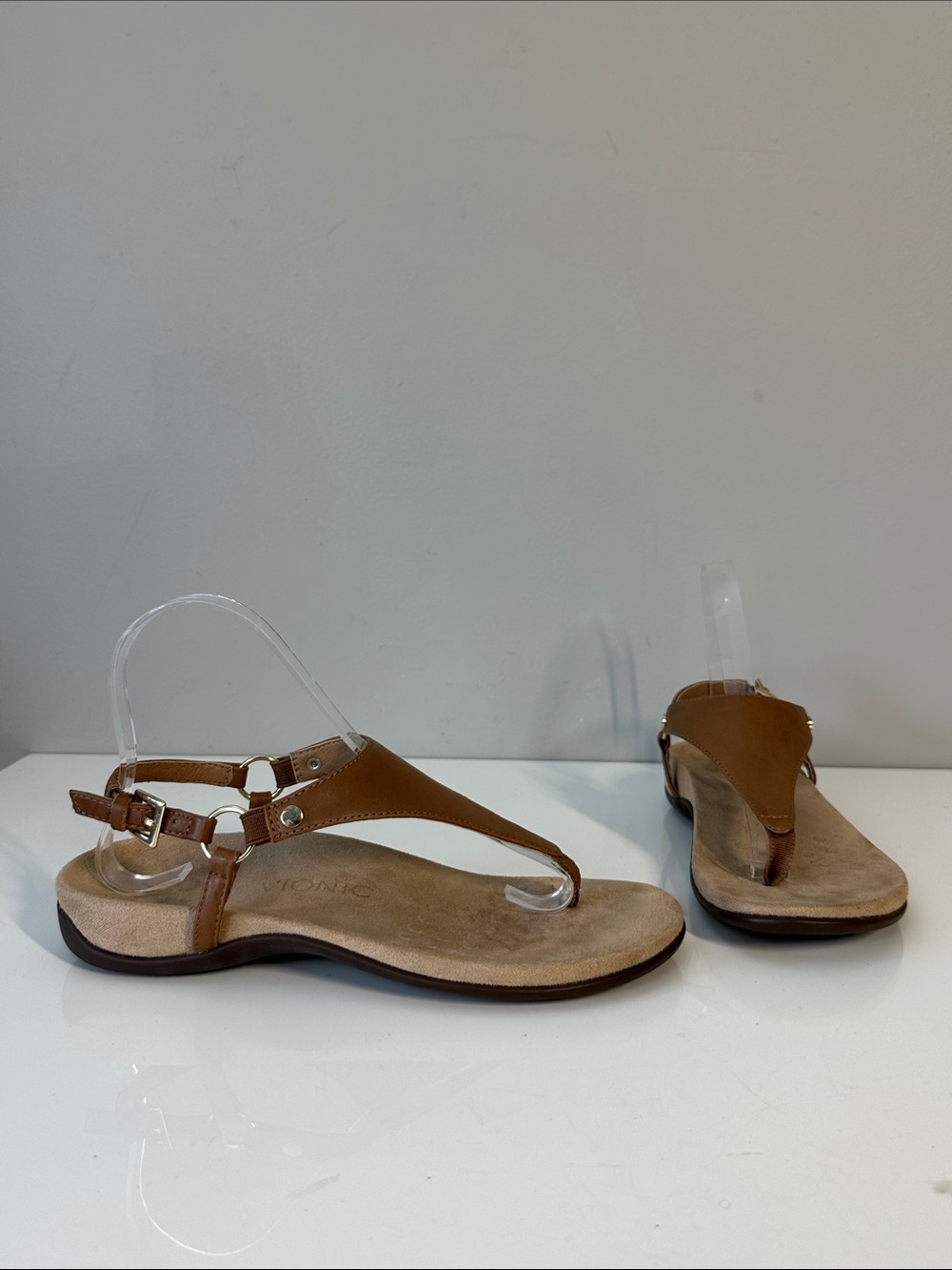 Vionic Kirra Thong Sandals Size 7 Summer Leather